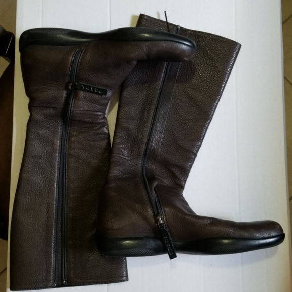 Authentic Prada tall leather choc.brown boots 37 - Picture 8 of 8
